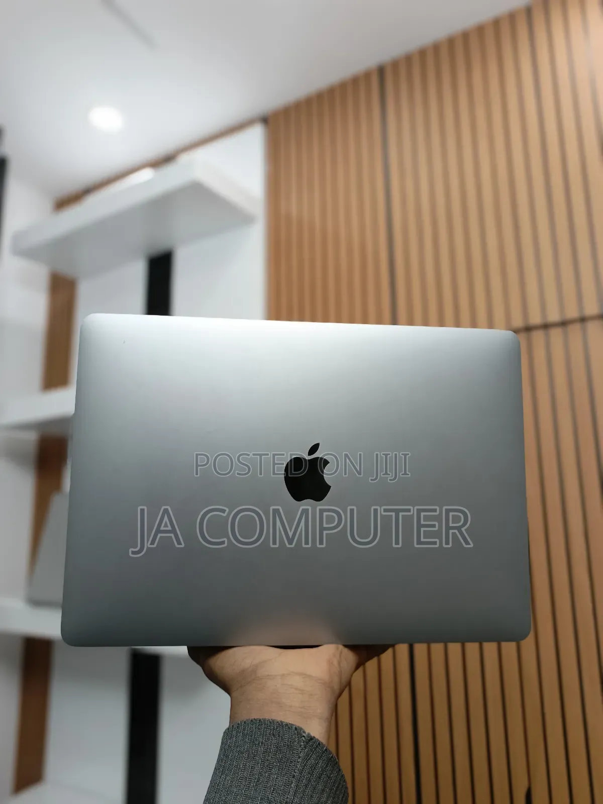 New Laptop Apple MacBook Air 2020 M1 8GB Apple M1 SSD 256GB