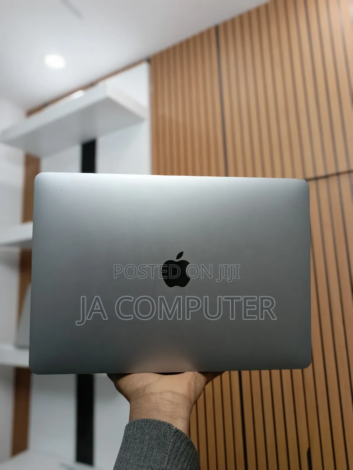 New Laptop Apple MacBook Air 2020 M1 8GB Apple M1 SSD 256GB