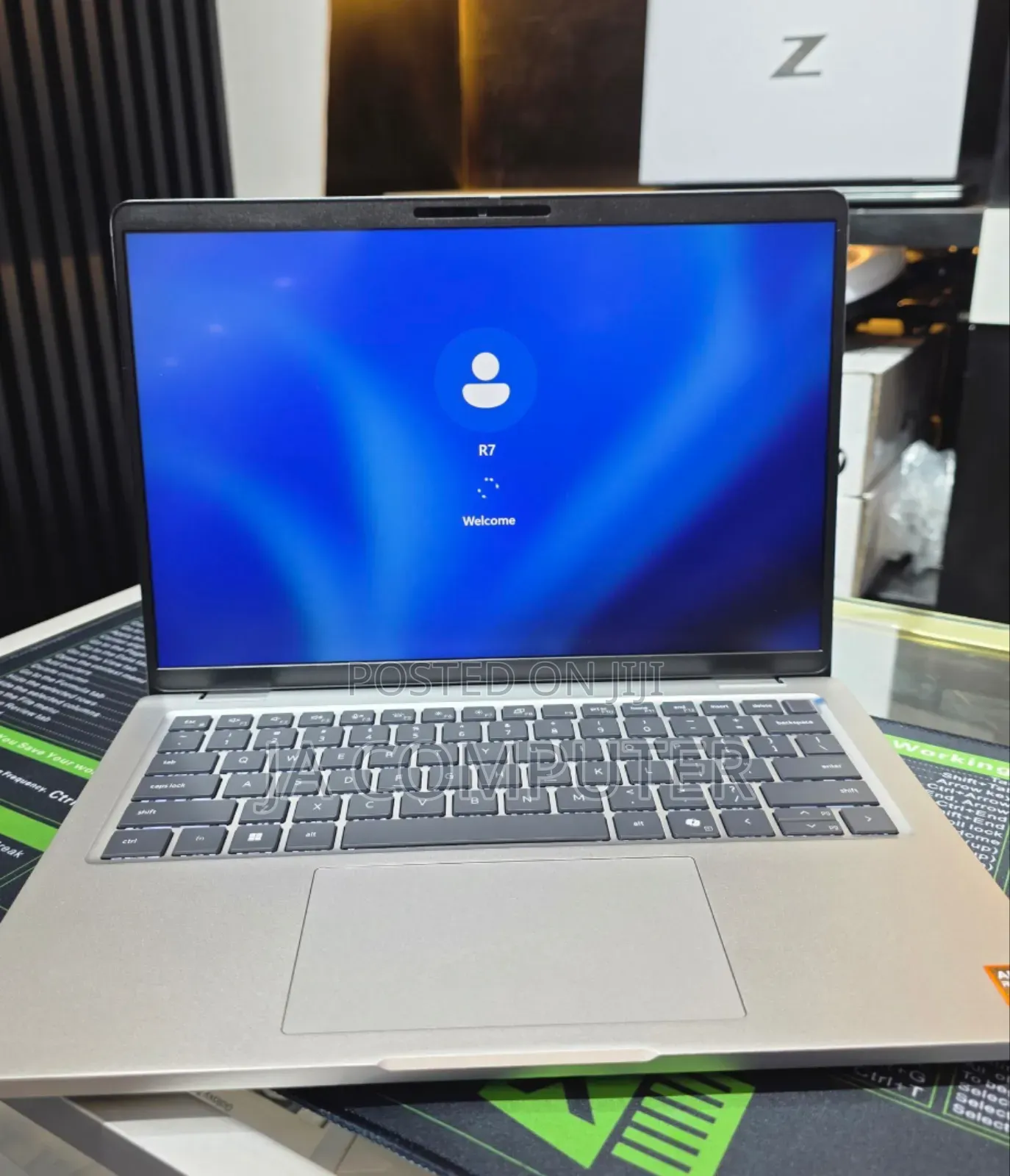 New Laptop Dell Pro 14 32GB AMD Ryzen 7 SSD 1T