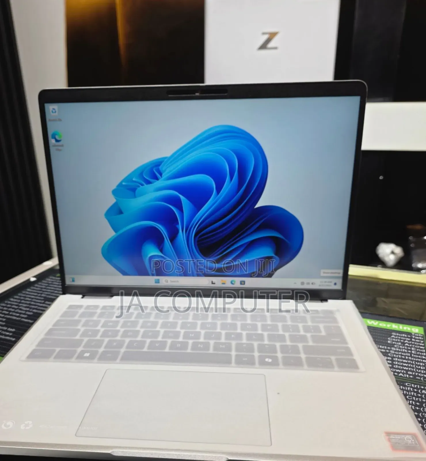 New Laptop Dell Pro 14 32GB AMD Ryzen 7 SSD 1T