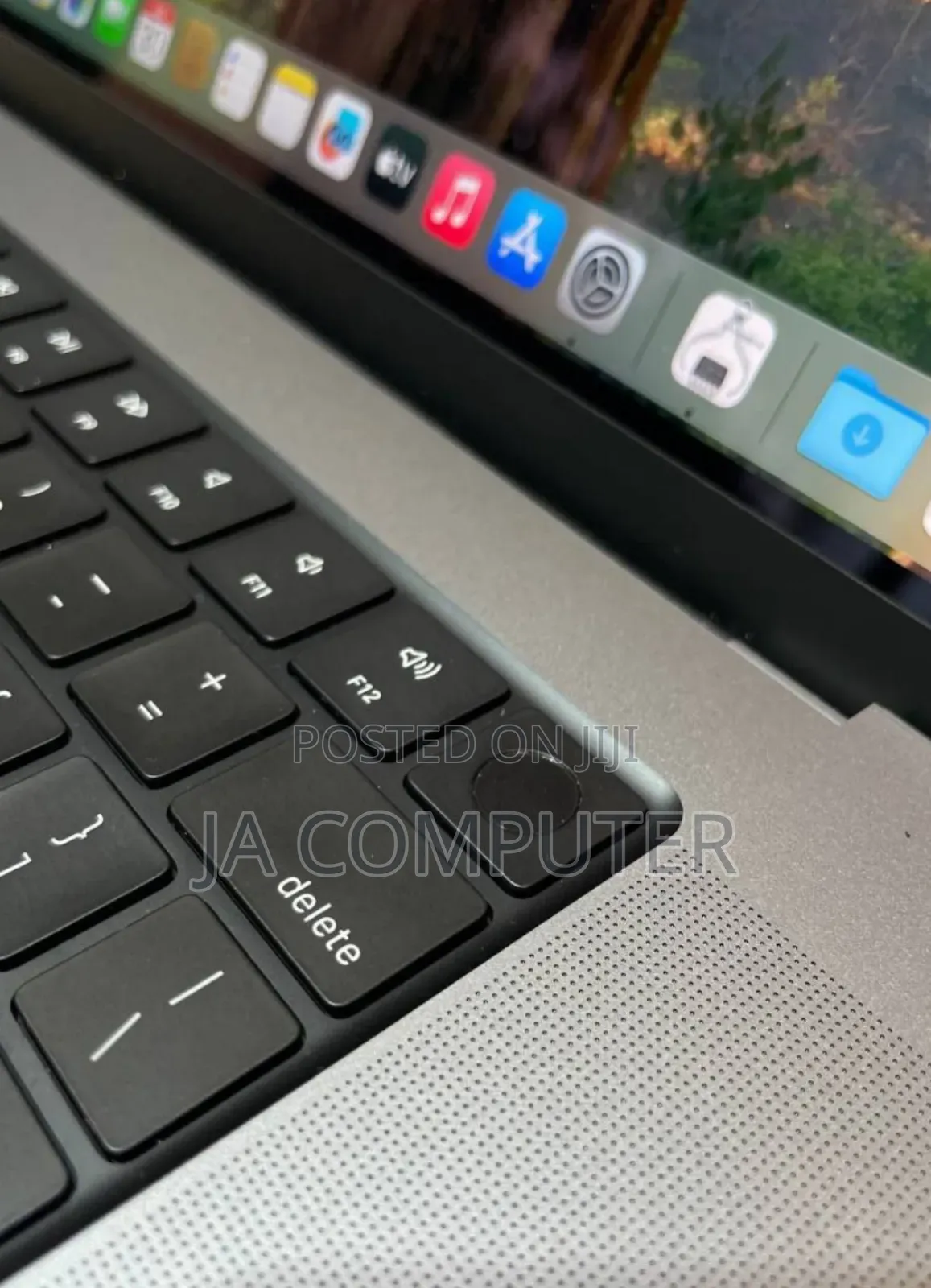 New Laptop Apple MacBook Pro 2021 M1 32GB Apple M1 Pro SSD 1T