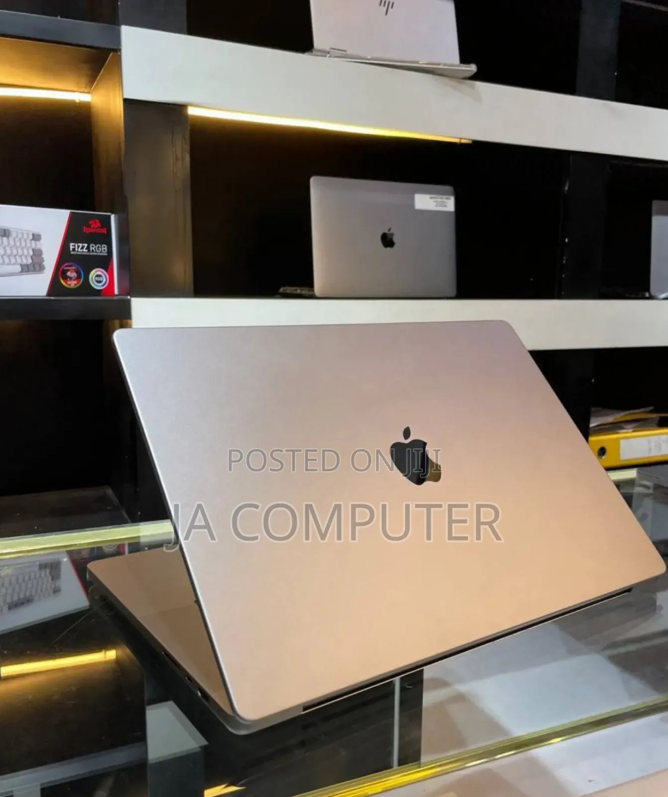 New Laptop Apple MacBook Pro 2021 M1 32GB Apple M1 Pro SSD 1T