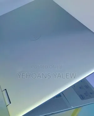 Photo - New Laptop Dell Inspiron 16 5620 16GB Intel Core i7 SSD 1T