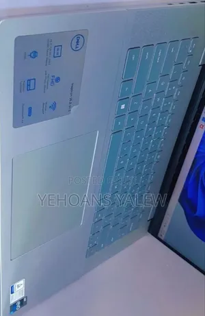 New Laptop Dell Inspiron 16 5620 16GB Intel Core i7 SSD 1T