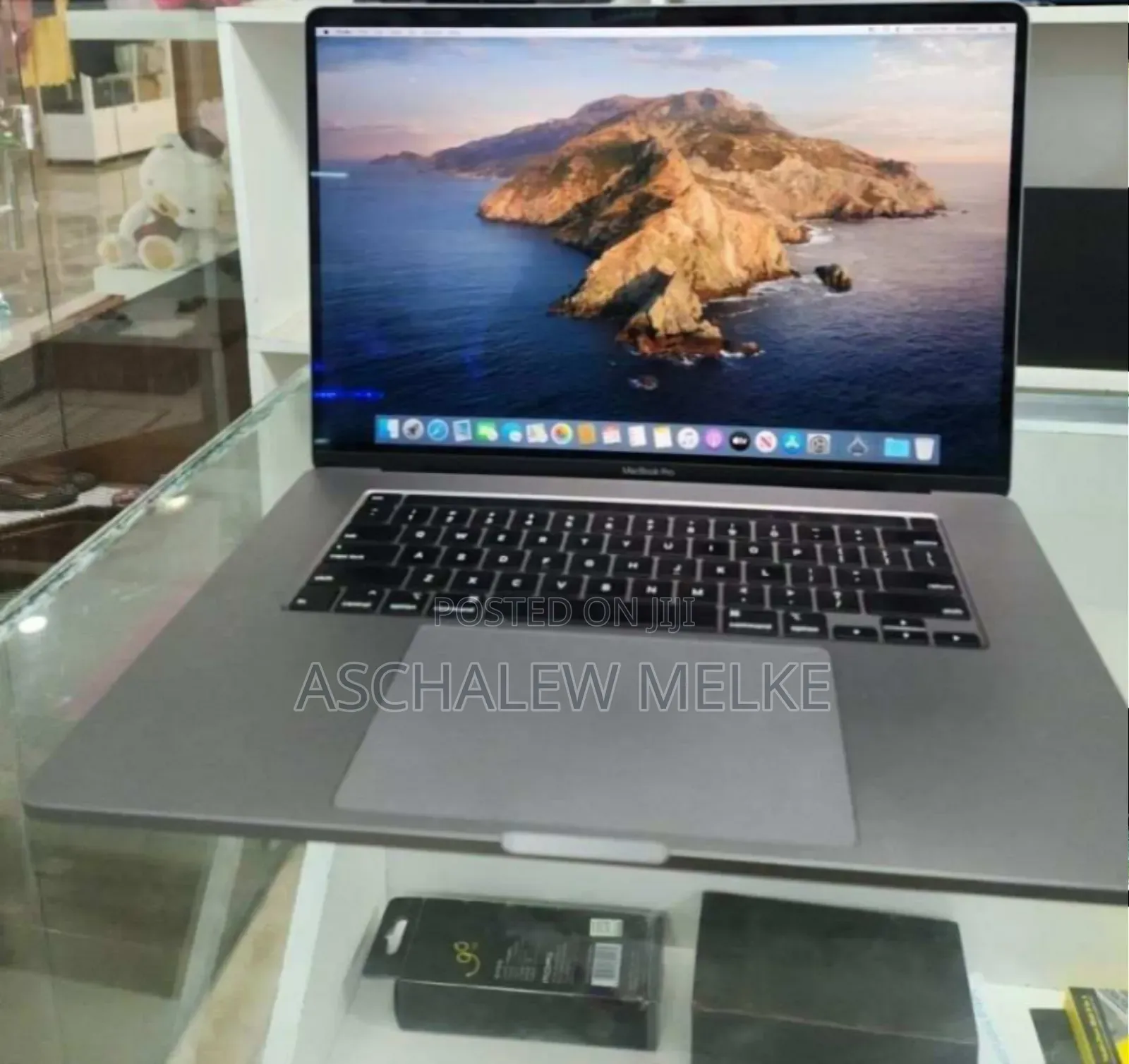 New Laptop Apple MacBook Pro 2019 32GB Intel Core I9 SSD 512GB
