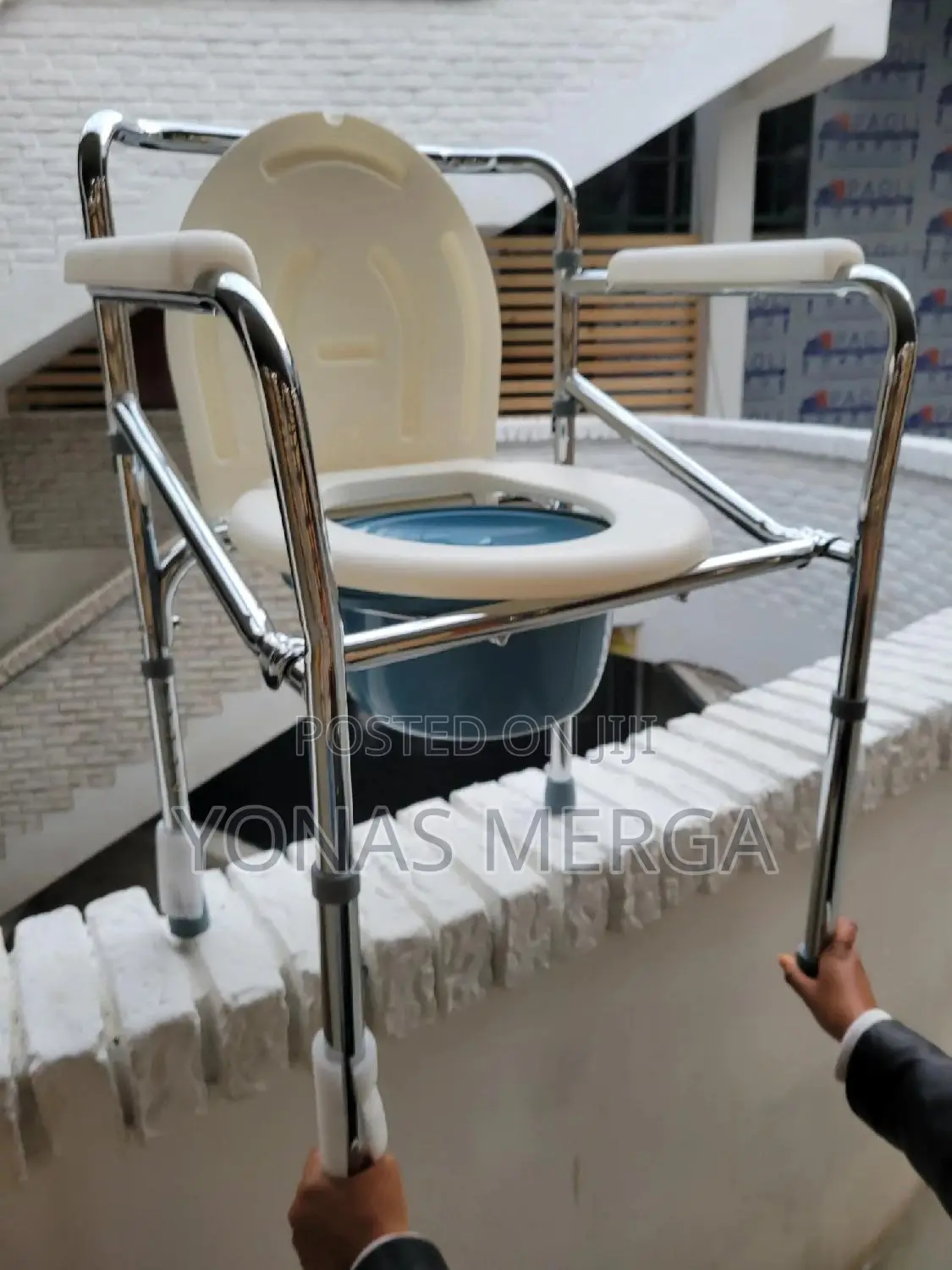 Toilet Chair=€Toilet Chair፹癌padded Features for Comfort Easy Cleaning