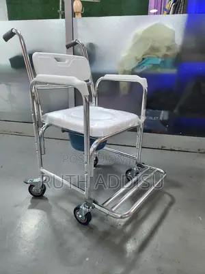 Commode Wheelchair考驗toilet Wheelchair協助commode Wheelchair壓抑wheelchair