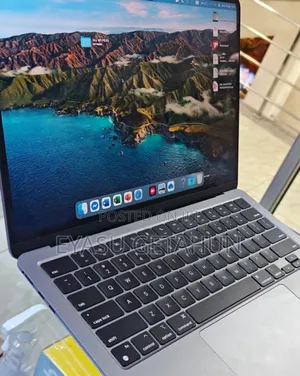 New Laptop Apple MacBook Air 2023 M2 8GB Apple M2 SSD 512GB