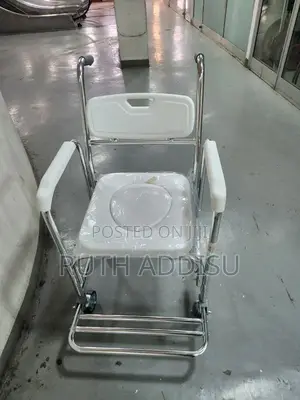 Photo - Commode Wheelchair老人toilet Wheelchair寄出commode Wheelchair喬裝wheelchair