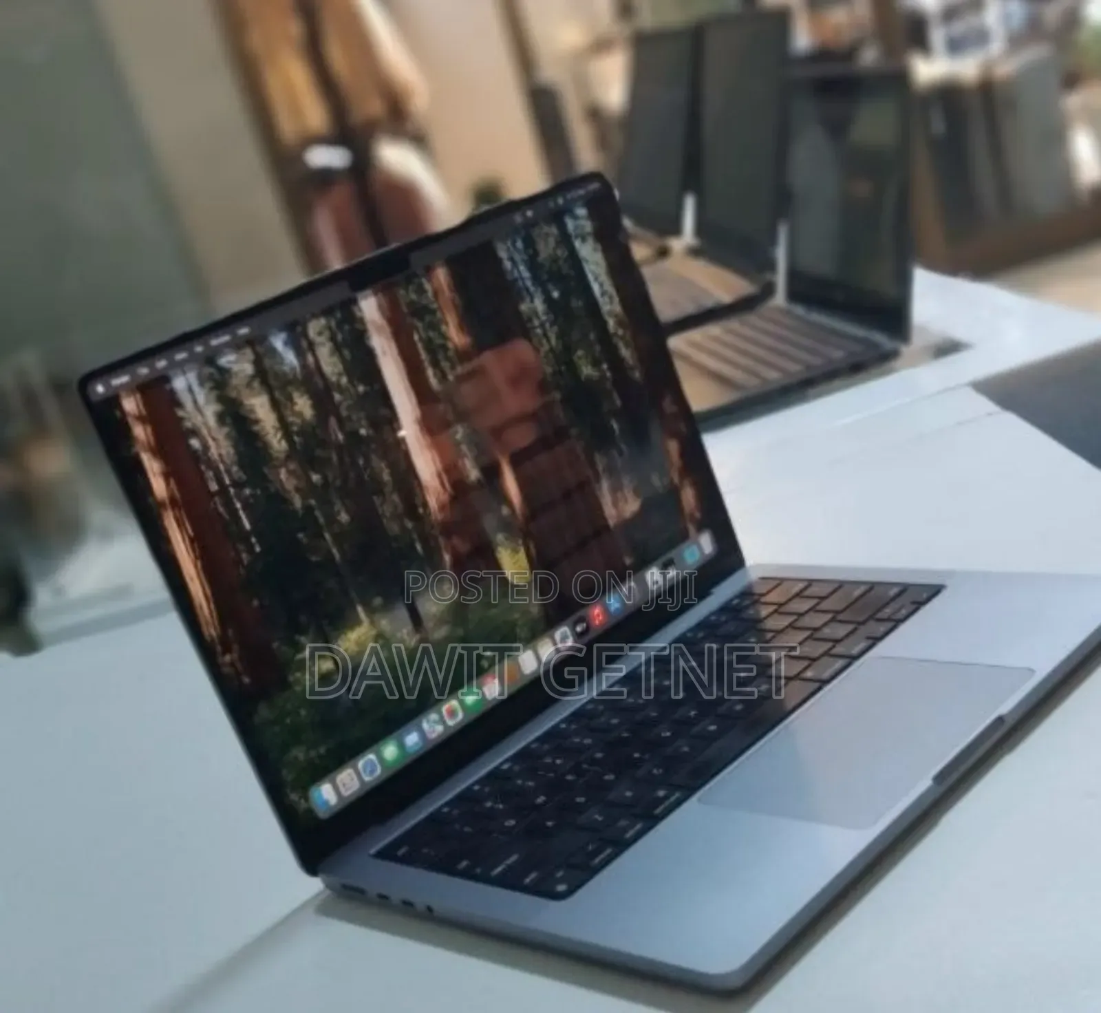 New Laptop Apple MacBook Pro 2019 16GB Intel Core i9 SSD 512GB