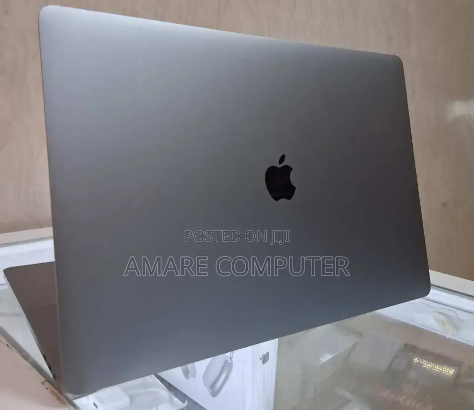 New Laptop Apple MacBook Pro 2019 16GB Intel Core I7 SSD 512GB