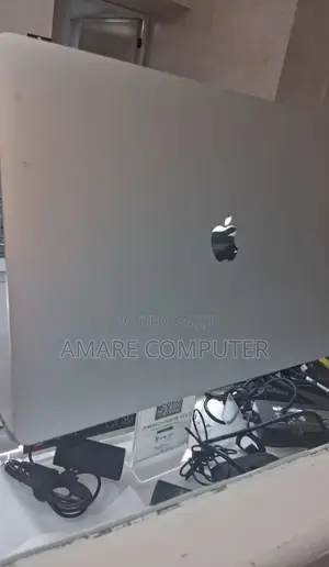 New Laptop Apple MacBook Pro 2019 16GB Intel Core I7 SSD 512GB
