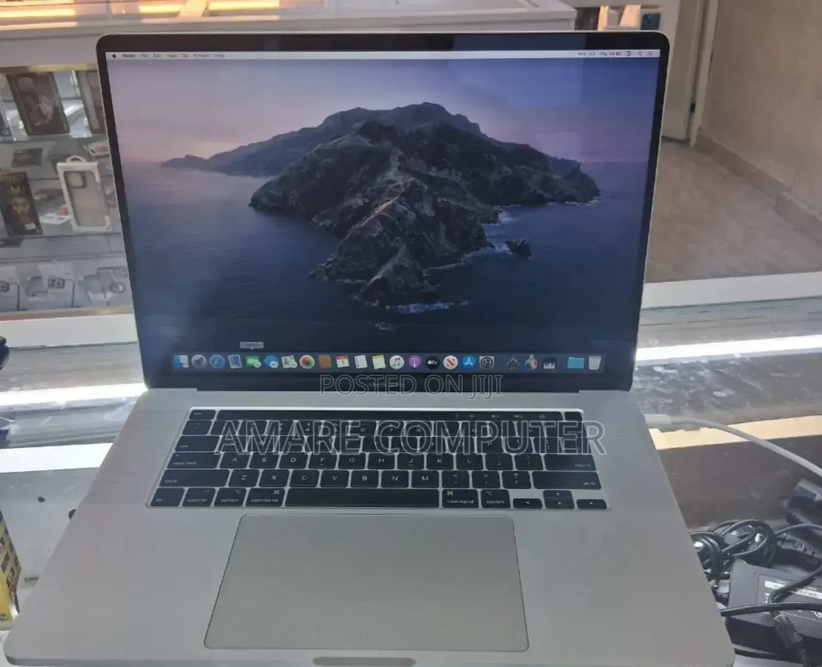 New Laptop Apple MacBook Pro 2019 16GB Intel Core I7 SSD 512GB