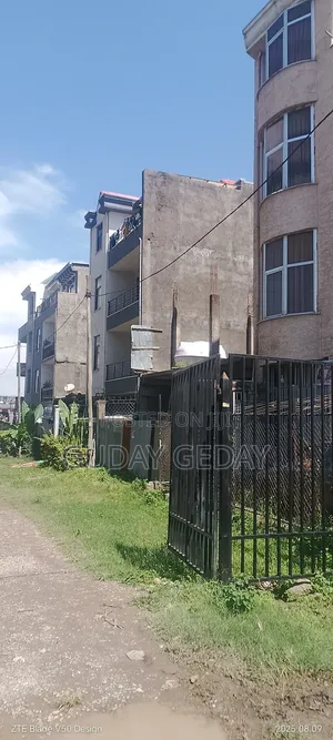 3bdrm Duplex in Akaky Kaliti for sale