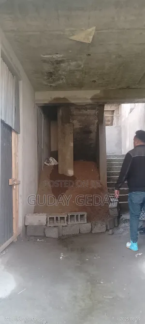 3bdrm Duplex in Akaky Kaliti for sale