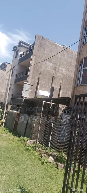 3bdrm Duplex in Akaky Kaliti for sale