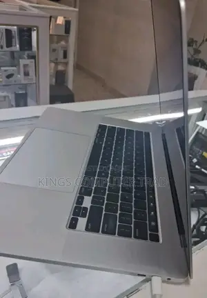 New Laptop Apple MacBook Pro 2019 16GB Intel Core I7 SSD 512GB