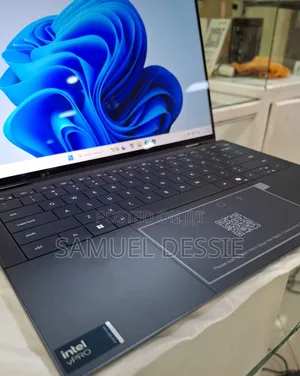 New Laptop Dell Latitude 9440 32GB Intel Core Ultra 7 SSD 1T