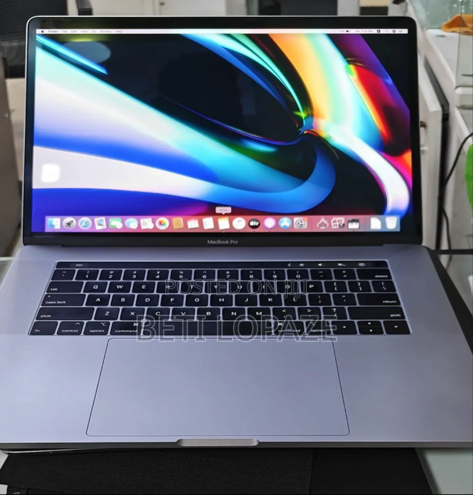 New Laptop Apple MacBook Pro 2019 32GB Intel Core I9 SSD 512GB