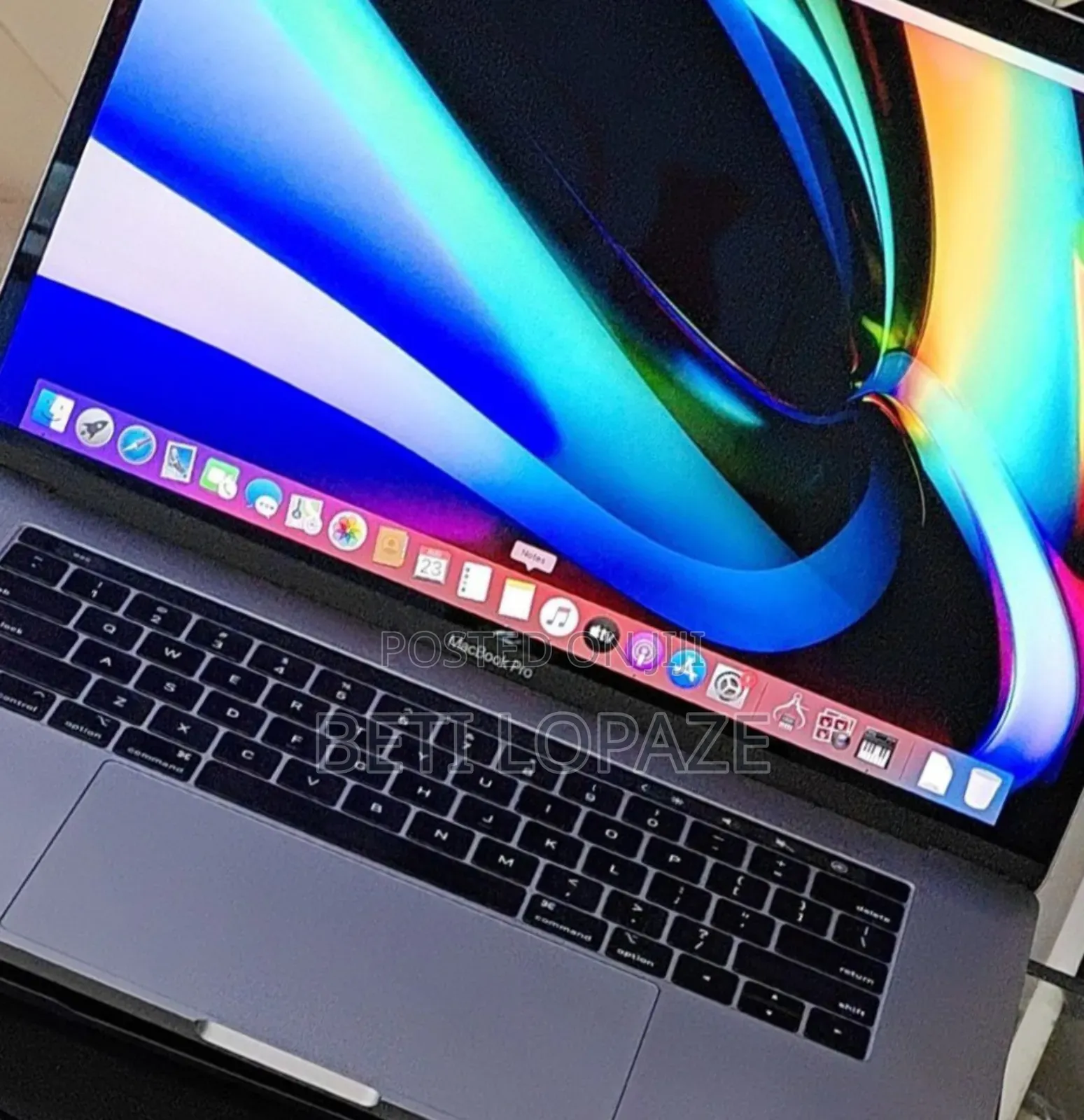 New Laptop Apple MacBook Pro 2019 32GB Intel Core I9 SSD 512GB