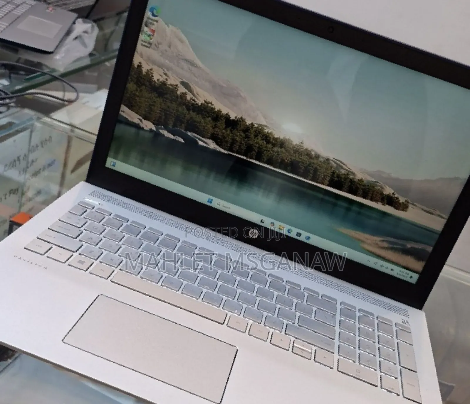 New Laptop HP Pavilion 15 8GB Intel Core I7 SSD 256GB