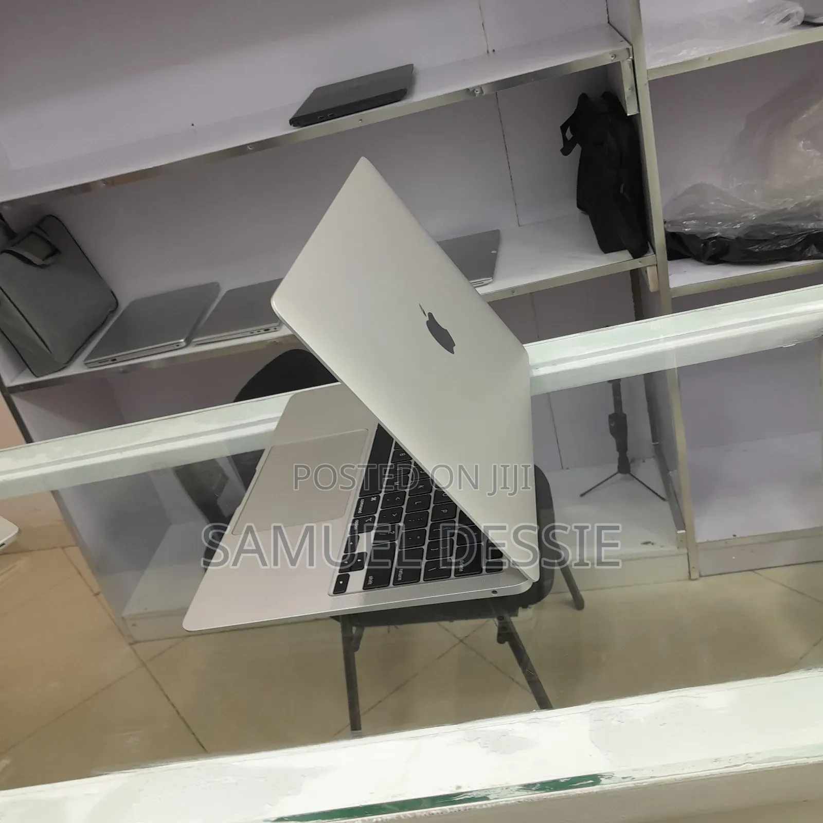 New Laptop Apple MacBook Air 2020 8GB Intel Core I5 SSD 512GB