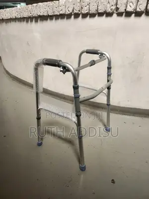 Photo - Medical Walker胎動almunium Walker雞肉medical Walker䐭受walker肺炎walking Aid