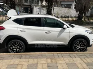 Hyundai Tucson 2017 White