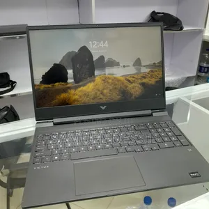 New Laptop HP Victus 15 16GB AMD Ryzen 7 SSD 512GB