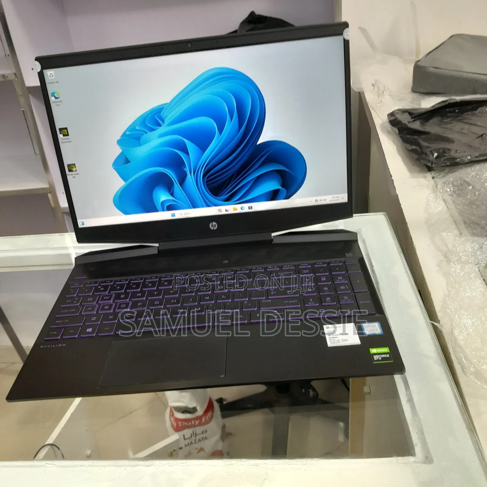 New Laptop HP Pavilion 15 8GB Intel Core i5 SSD 256GB