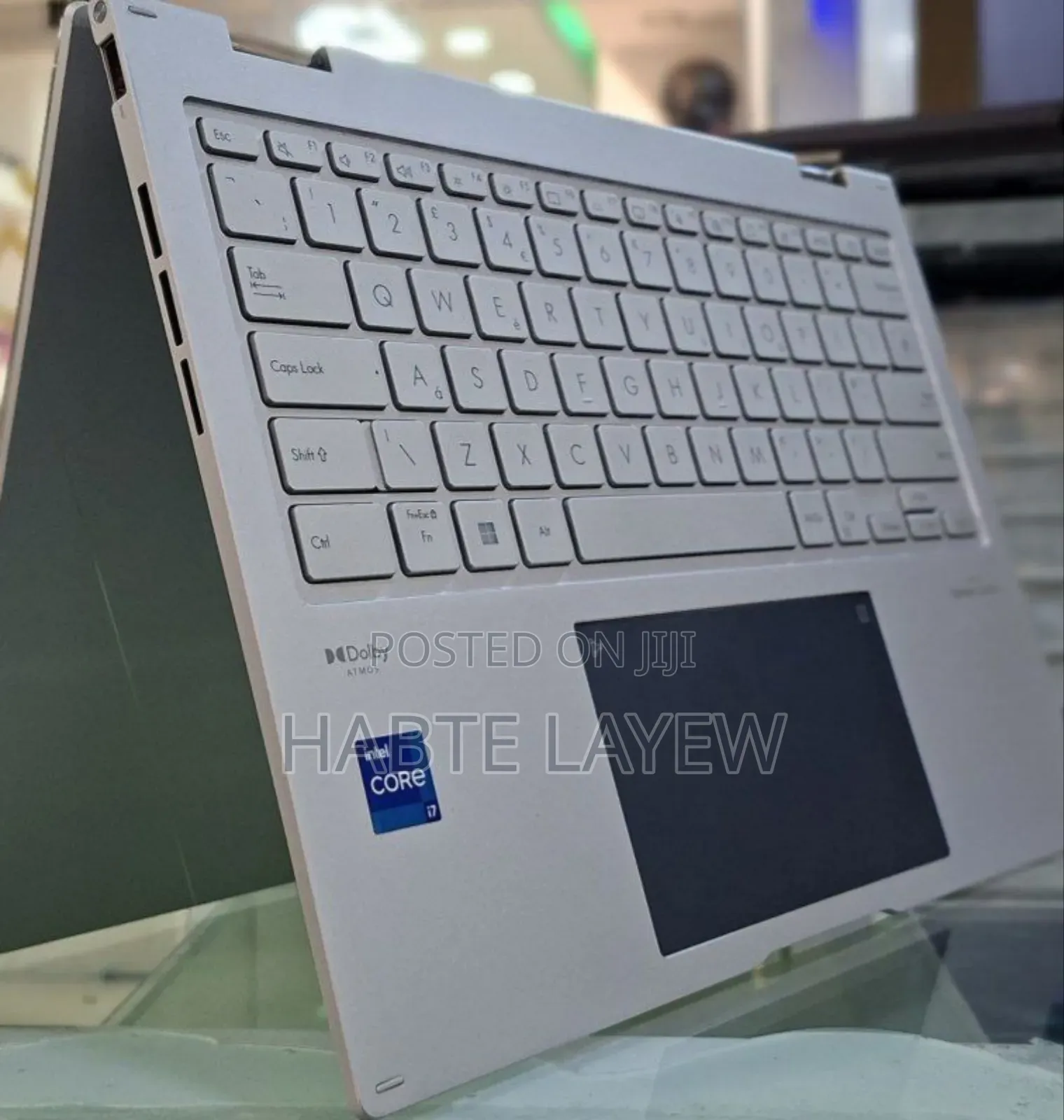 New Laptop Asus ZenBook 13 UX331UN 16GB Intel Core I7 SSD 1T