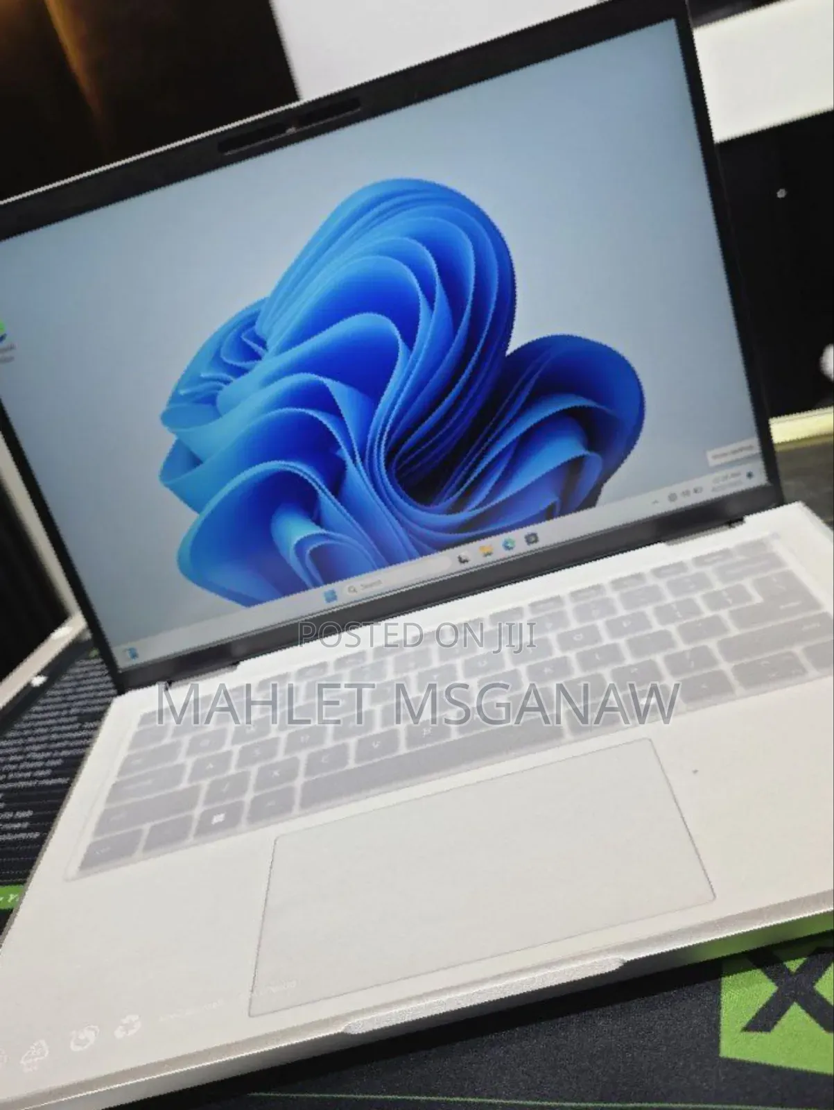 New Laptop Asus ZenBook 13 UX331UN 16GB Intel Core I7 SSD 512GB