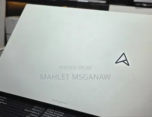 New Laptop Asus ZenBook 13 UX331UN 16GB Intel Core I7 SSD 512GB