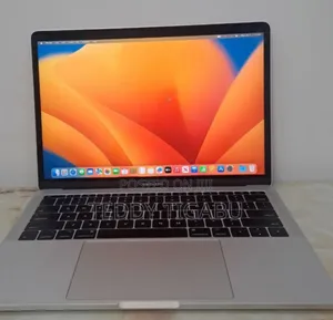 New Laptop Apple MacBook Pro 2017 8GB Intel Core I5 SSD 256GB