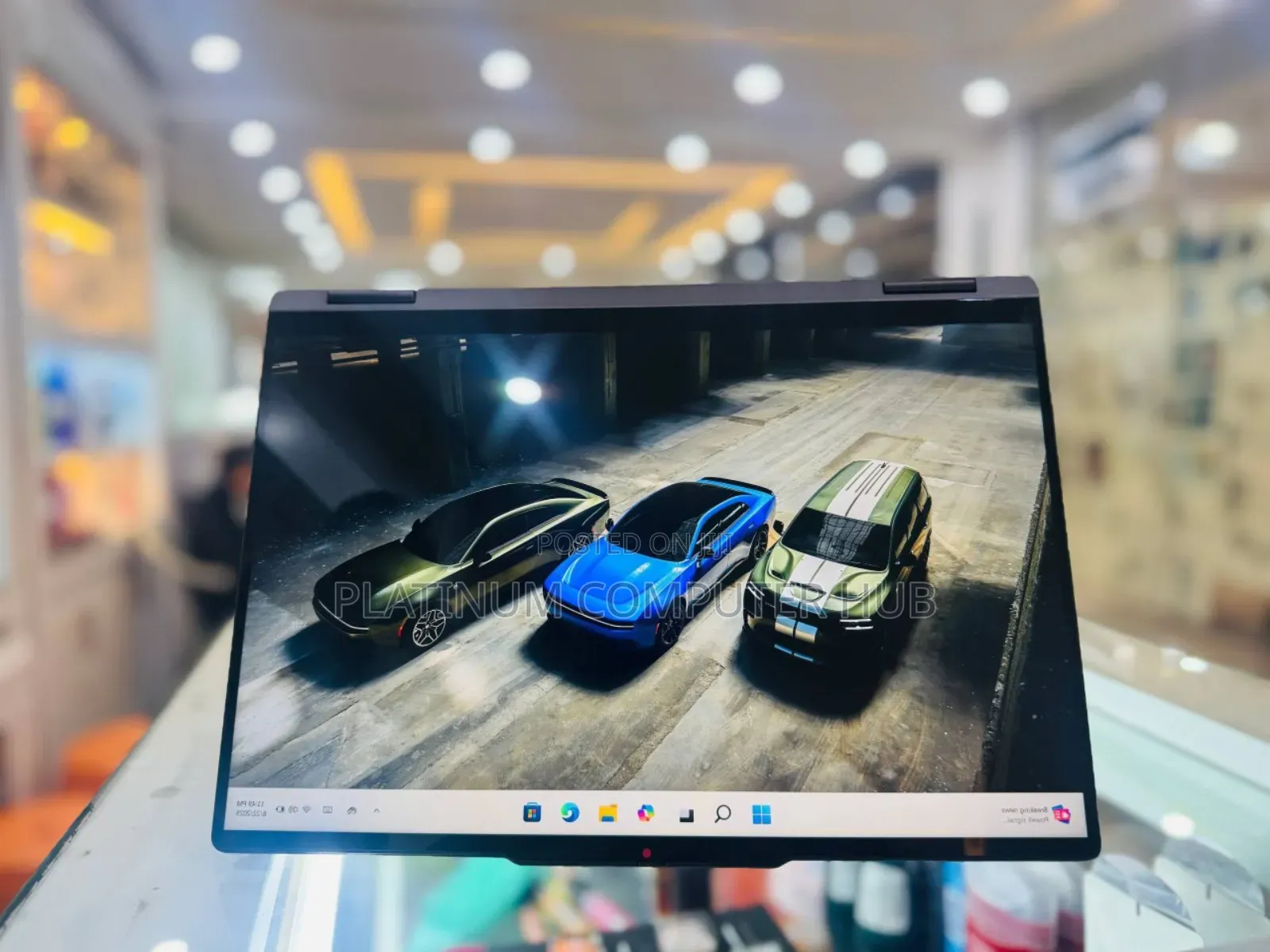 New Laptop Lenovo Yoga 710 16GB Intel Core i5 SSD 512GB