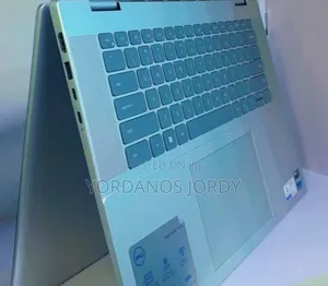 Photo - New Laptop Dell Inspiron 16 5620 16GB Intel Core I7 SSD 1T