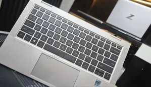 New Laptop HP EliteBook 830 G8 16GB Intel Core I5 SSD 512GB