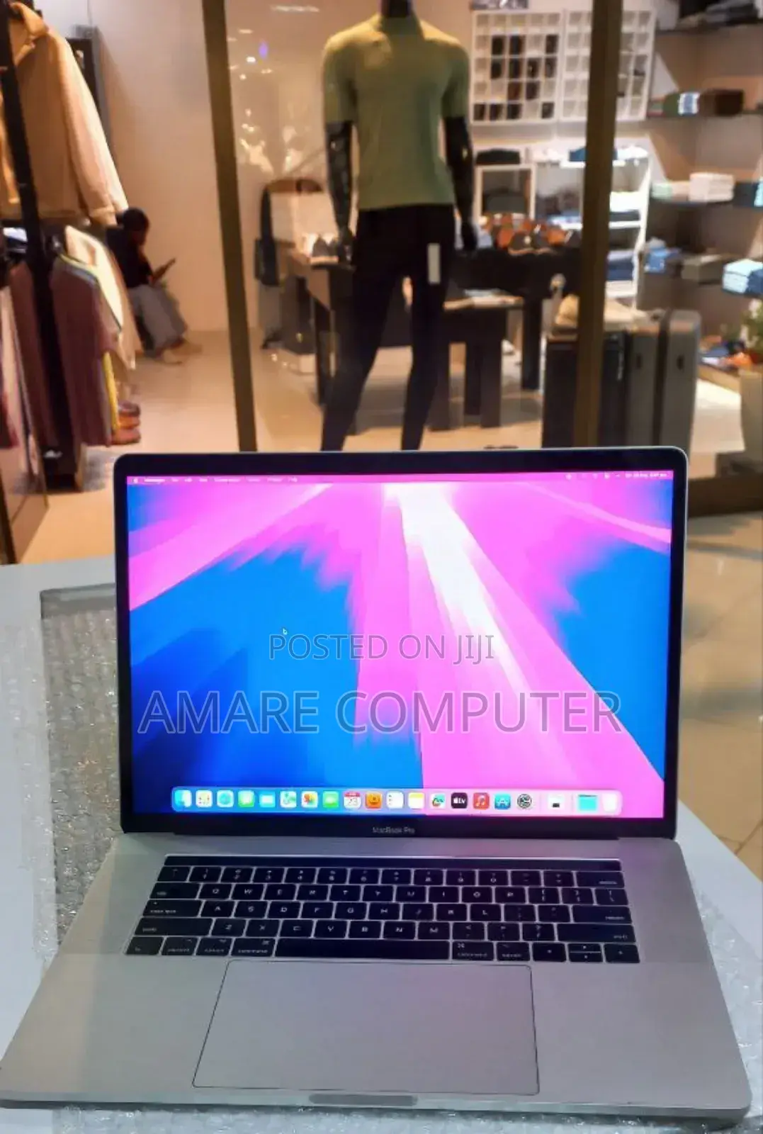 New Laptop Apple MacBook Pro 2017 16GB Intel Core I7 SSD 256GB