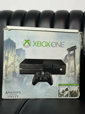 Photo - Xbox One + Headphone