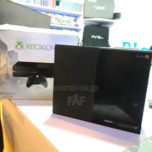 Xbox One + Headphone