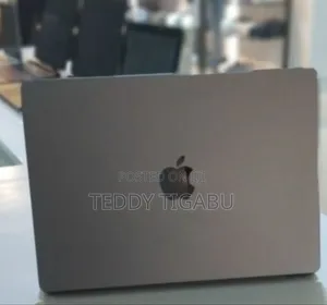 Photo - New Laptop Apple MacBook Pro 2021 M1 16GB Apple M1 SSD 512GB