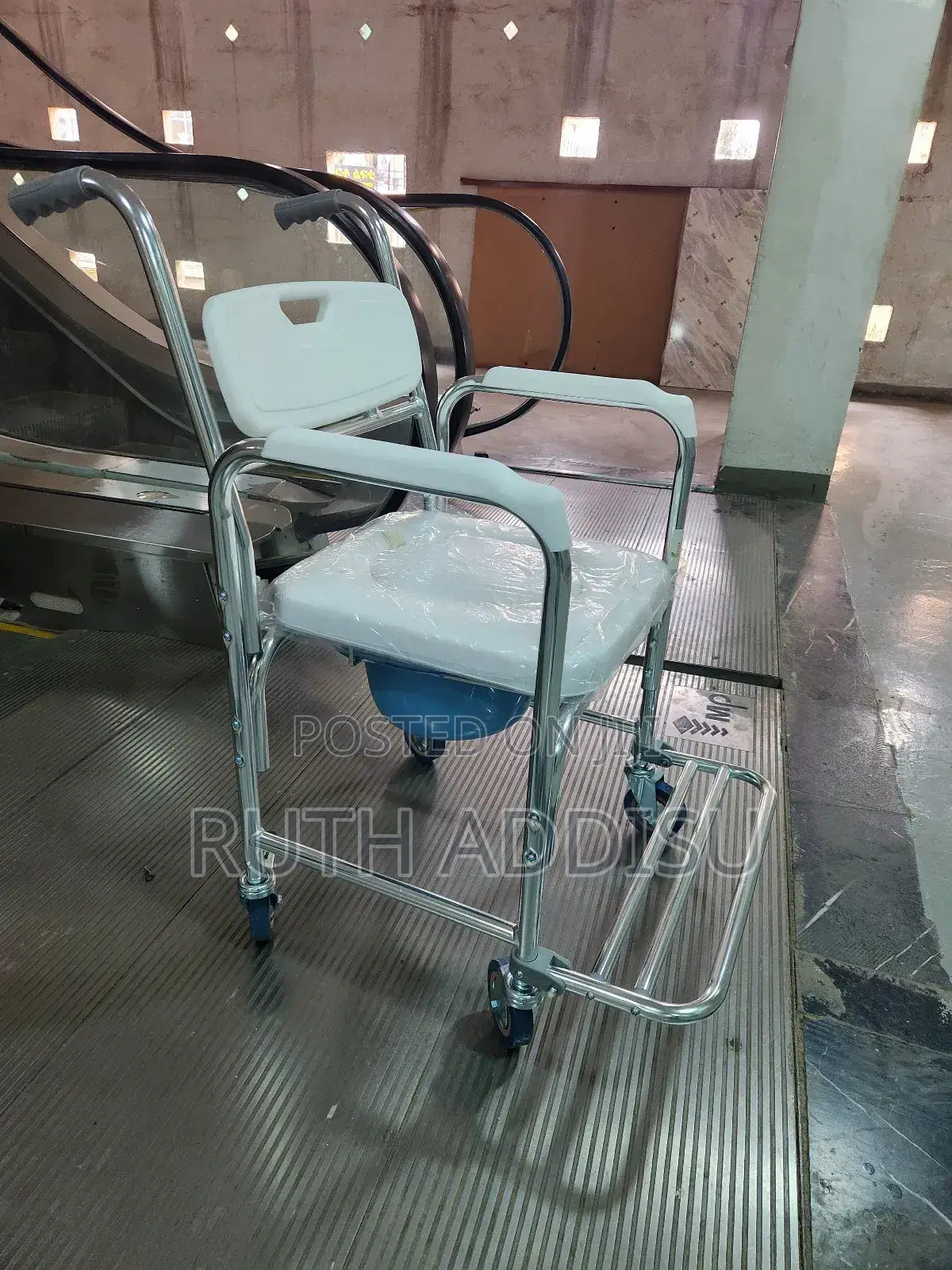 Commode Wheelchair軍隊wheelchair隨時wheelchair求情wheelchair欣然wheelchair
