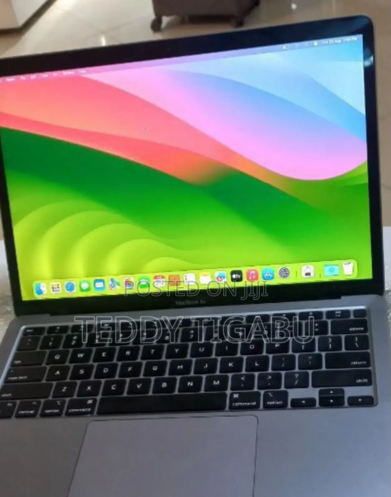 New Laptop Apple MacBook Air 2022 M2 8GB Apple M1 SSD 256GB