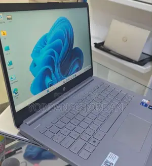New Laptop HP 8GB Intel Core i7 SSD 1T
