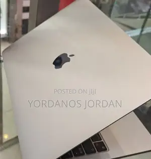 New Laptop Apple MacBook Pro M1 8GB Apple M1 SSD 256GB
