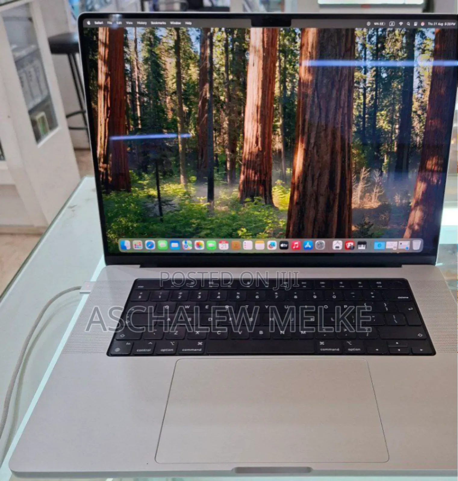 New Laptop Apple MacBook Pro 2021 M1 16GB Apple M1 Pro SSD 1T