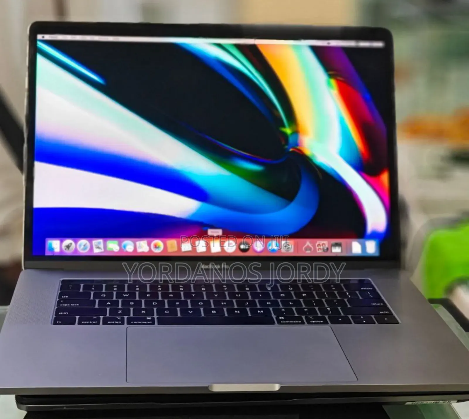 New Laptop Apple MacBook Pro 2019 32GB Intel Core I9 SSD 512GB