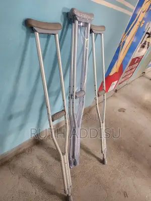 Axillary Bilateral Crutches朱紅crutches肇因axillary Bilateral Crutches