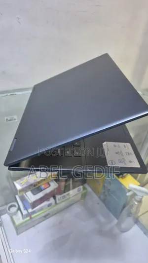 New Laptop Dell 16GB AMD Ryzen 5 SSD 512GB