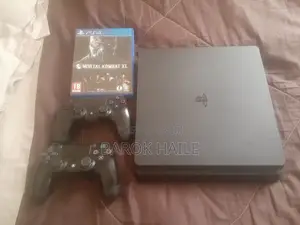 Photo - Playstation 4 Slim